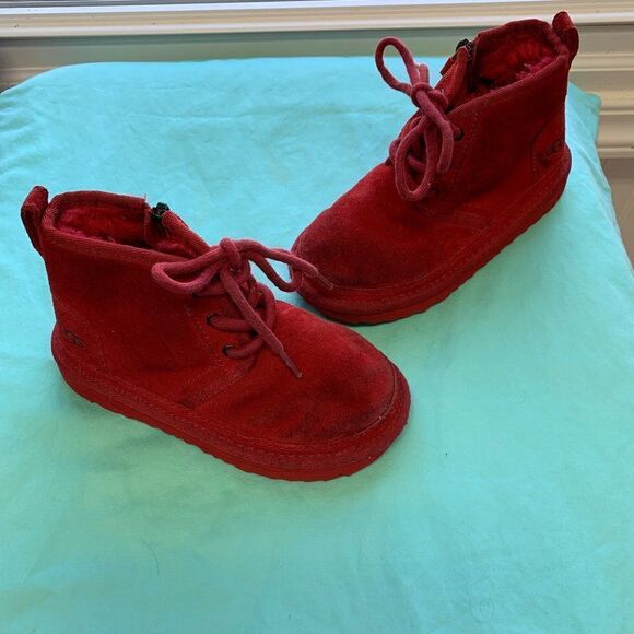 UGG Red Boots Kids Size 11 - Picture 3 of 6